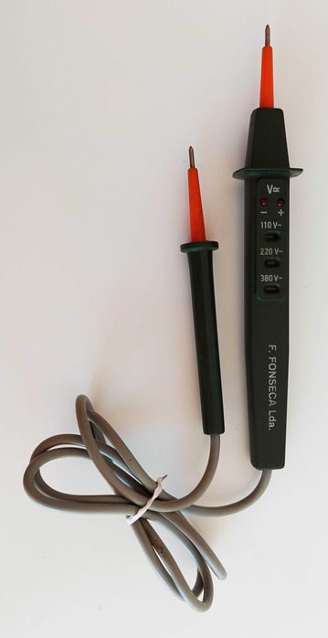 Busca-pólos com indicação do valor da tensão e polaridade