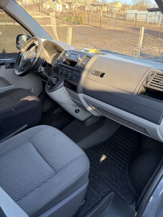 Авто Volkswagen Caravelle 2011 рік 2.0 Газ/Бенз