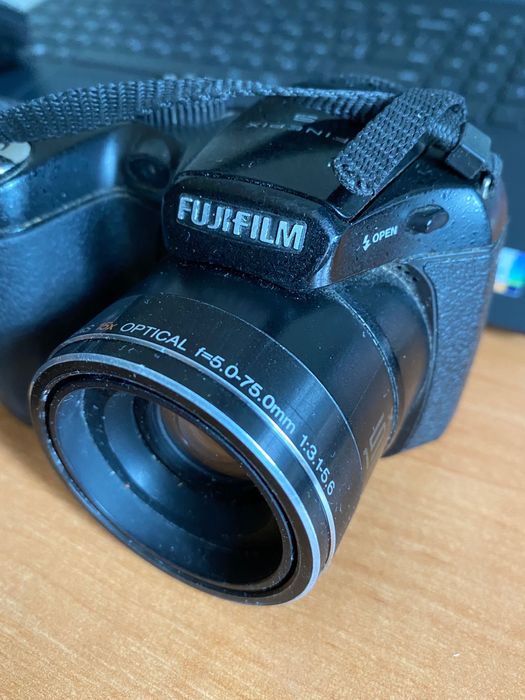 Фотоаппарат Fujifilm FinePix S1600 есть нюанс