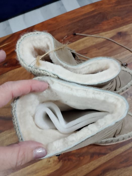 Piękne nowe ocieplane buty na koturnie r 39