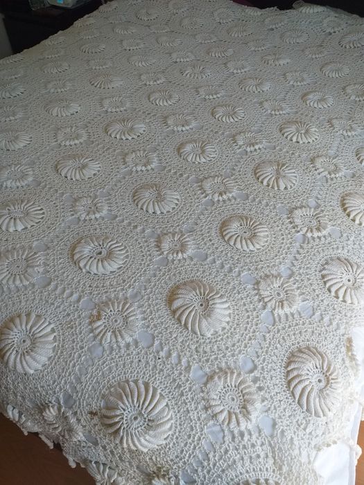 Colcha em croché feita á mão 3×2,40 mt
