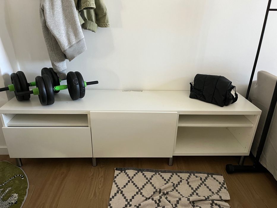 Movel branco para sala