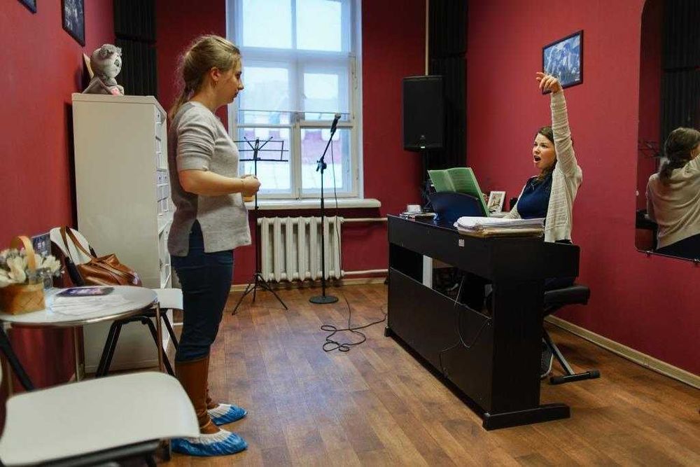 Школа вокалу Для дорослих та дітей Вокальна студія Викладач Сертифікат