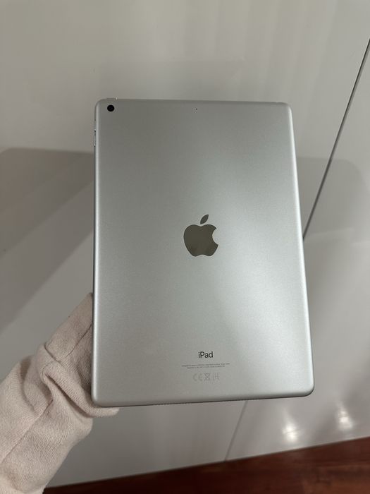 Ipad 9.ªGeração 256GB + 2 capas