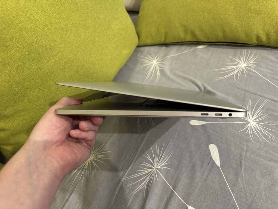 MacBook Pro 15” 2018 (A1990) i7 32gb 1tb