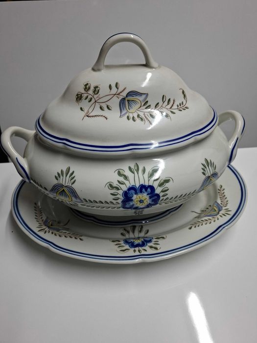 Peças em estanho e peça de viana