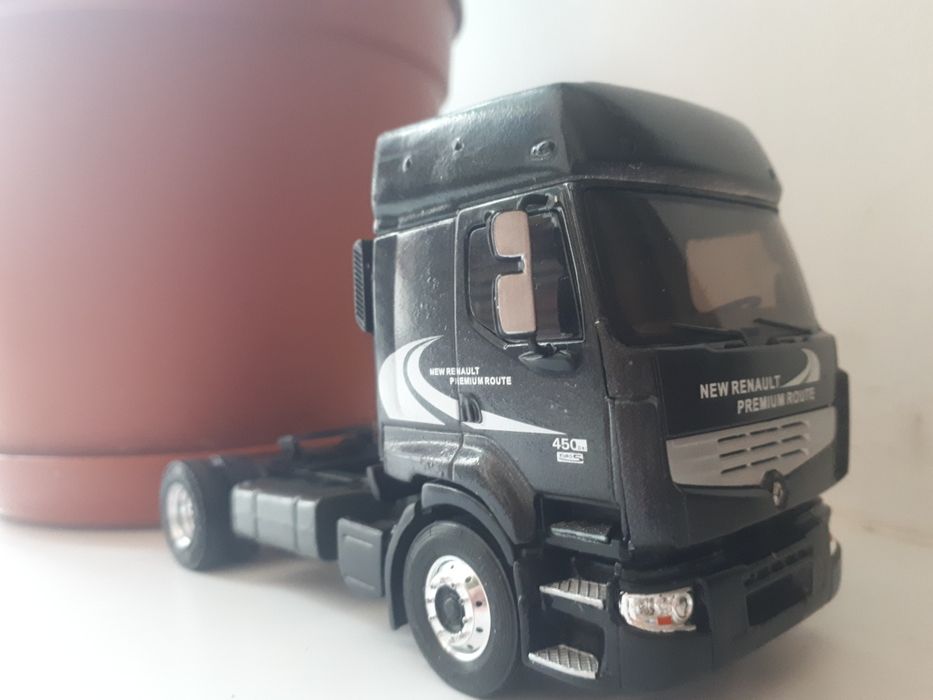 Грузовик Reno Eligor 1.43