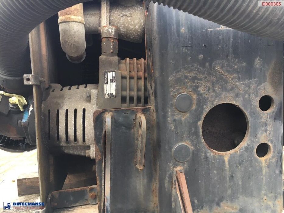 Компрессор для выкачки из авто цистерн муковоз цементовоз кормовоз