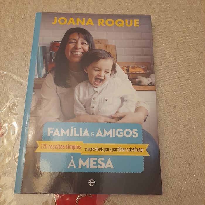 Livro "Família e amigos à mesa"