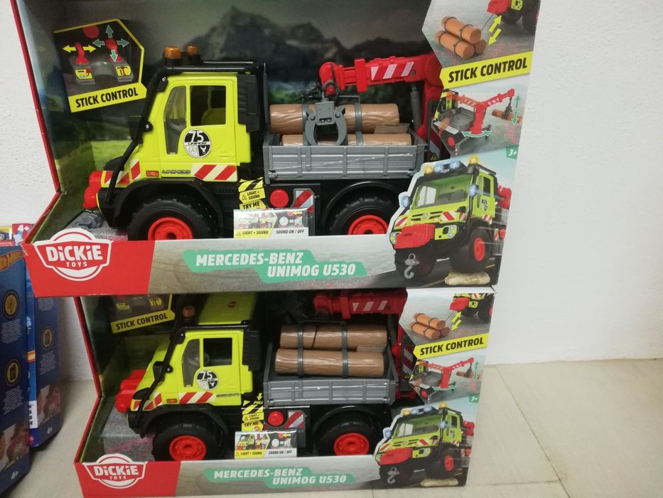 Camião Mercedes- Benz UNIMOG