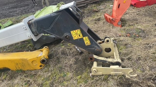 Bob cat t3571 , massey ferguson 8937 maszt