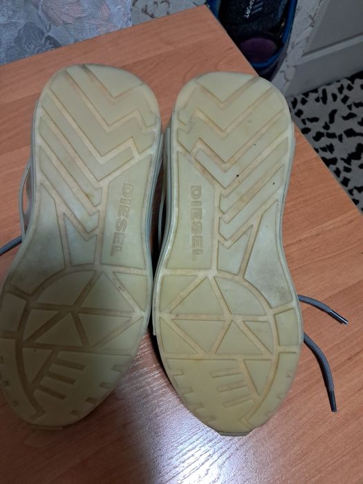 Кроссовки оригиналы 44 размер адидас, дизель