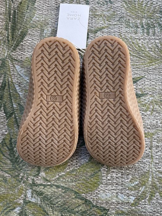 Alpercatas de menina - Zara Home - Tamanho 23