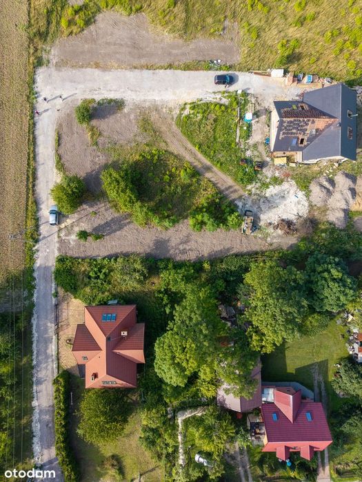 Działka budowlana z mediami w cichej okolicy