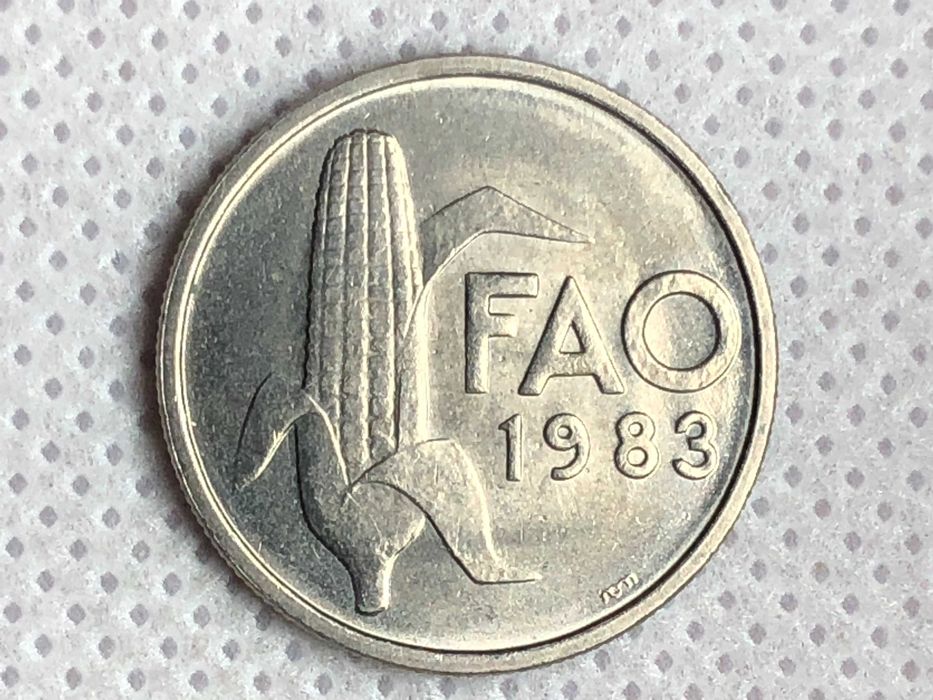 Portugal 1983 - 2,5 Escudos Cuproniquel - Programa Alimentar Mundial - FAO