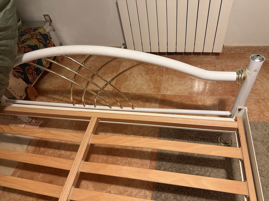 Estrutura de Cama em Metal Clássica (2m x 1.60m)
