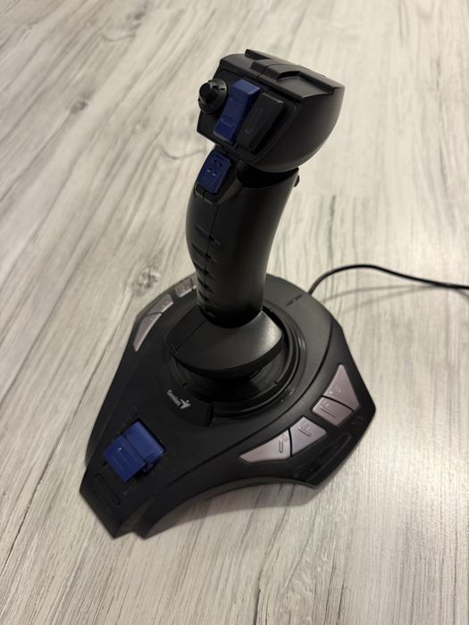 Joystick Genius Metalstrike 3D