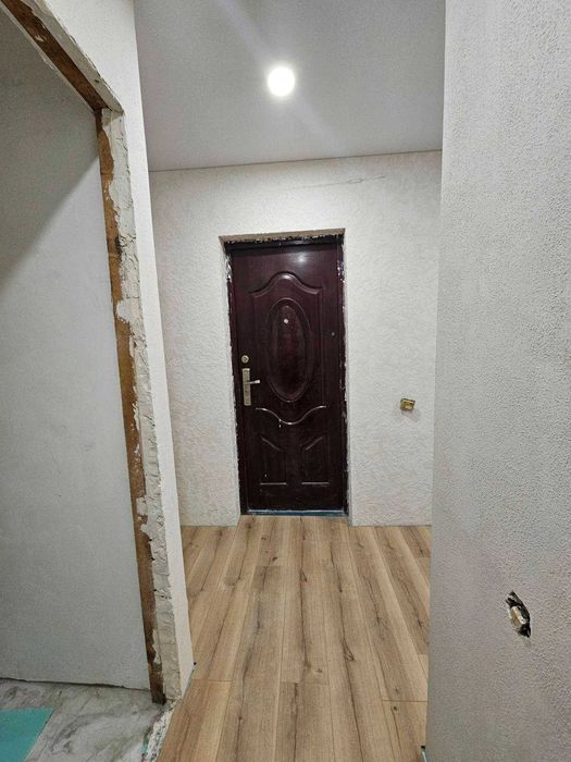 Продається чотирикімнатна квартира в районі Польової