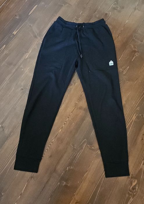 Spodnie dresowe Elbrus z Martes Sport