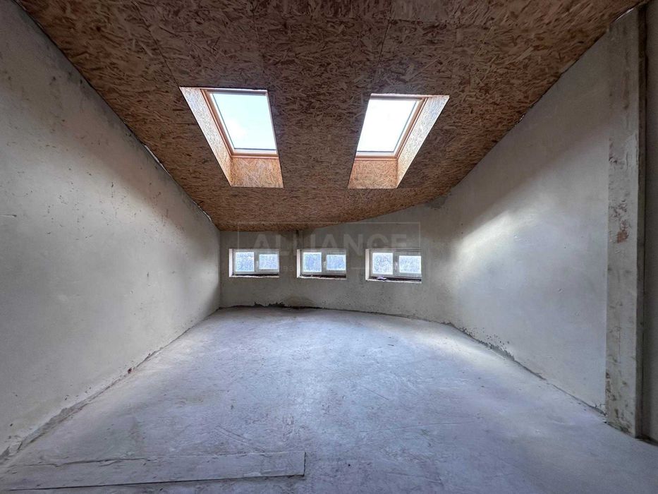 229$\м2, Унікальна квартира з видом на річку в зданому будинку !