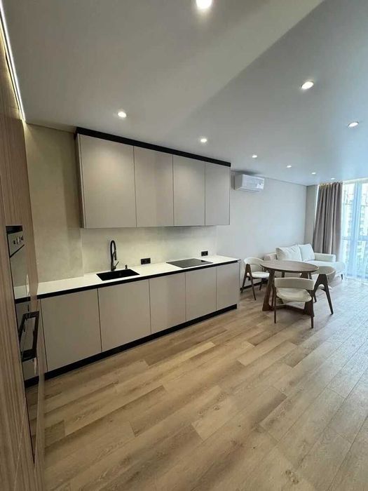 Продаж 1.5 кім квартири з сучасним ремонтом в центрі