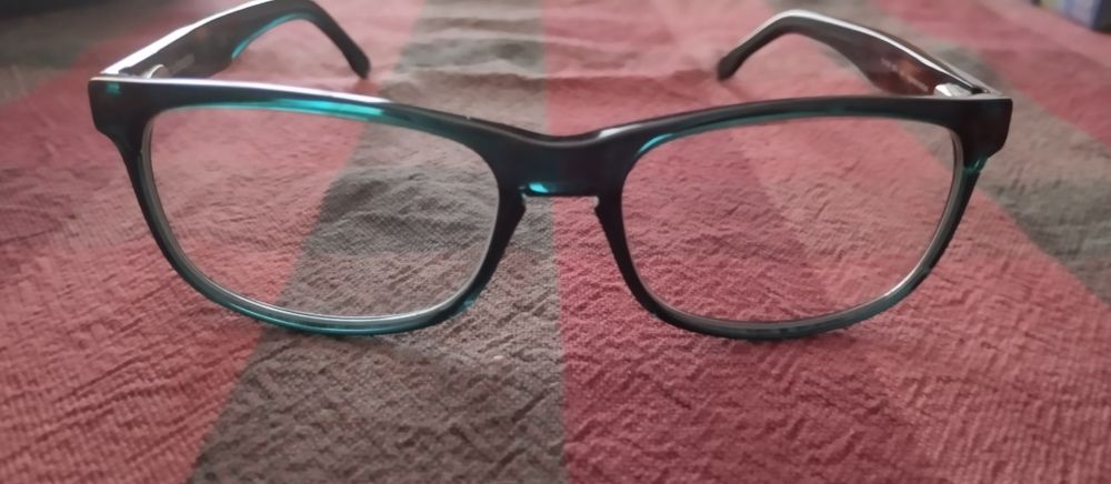 Óculos Carrera novos