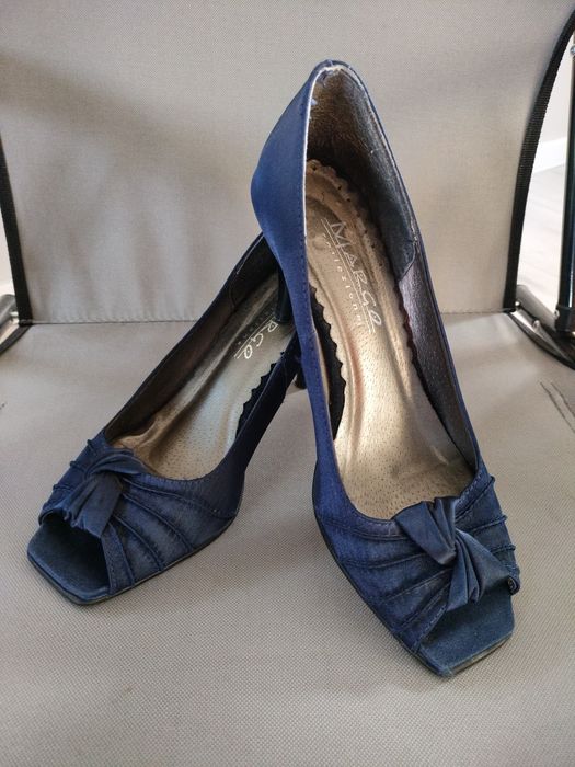 Buty szpilki czółenka granatowe atłas odkryte palce 37