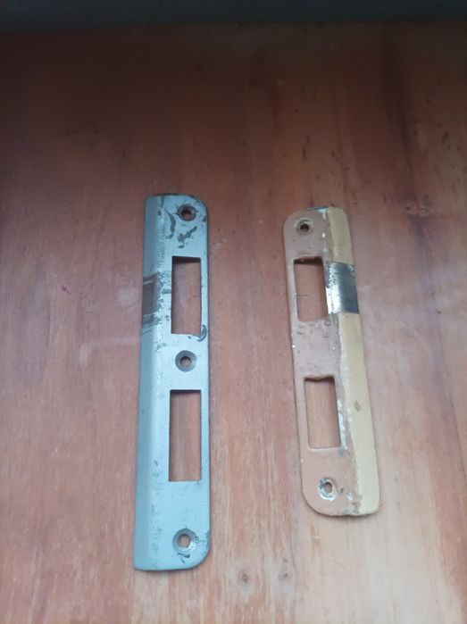 Замок дверной накладной