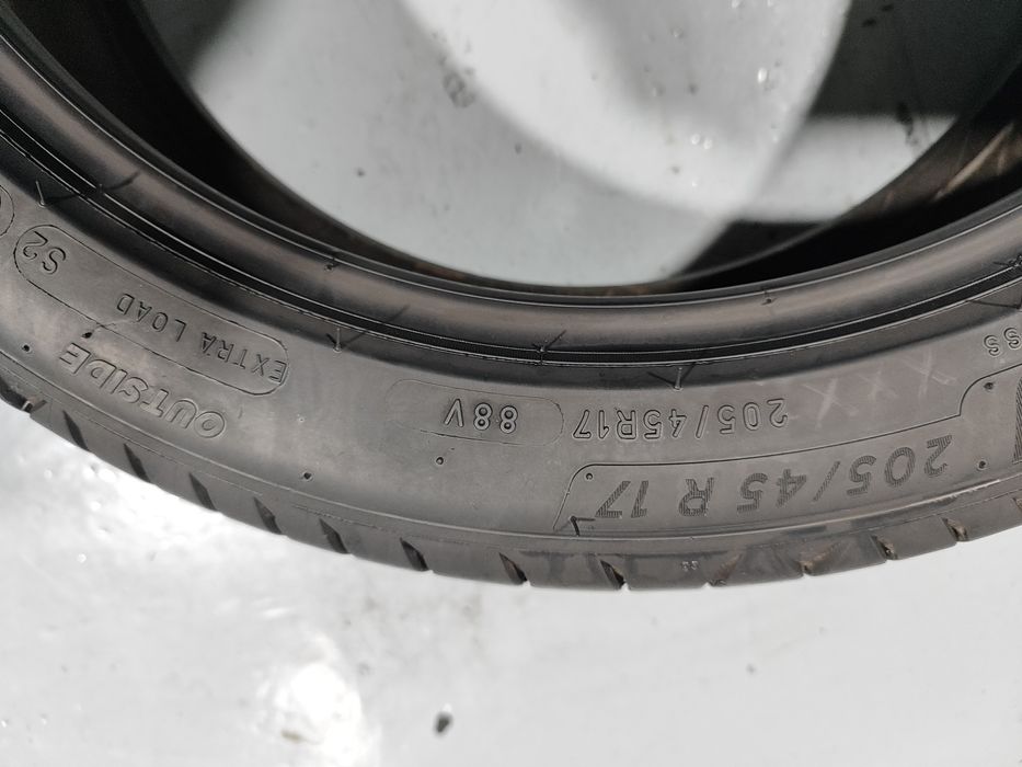 2 pneus semi novos 205-45R17 Michelin - Oferta da entrega - 100 Euros