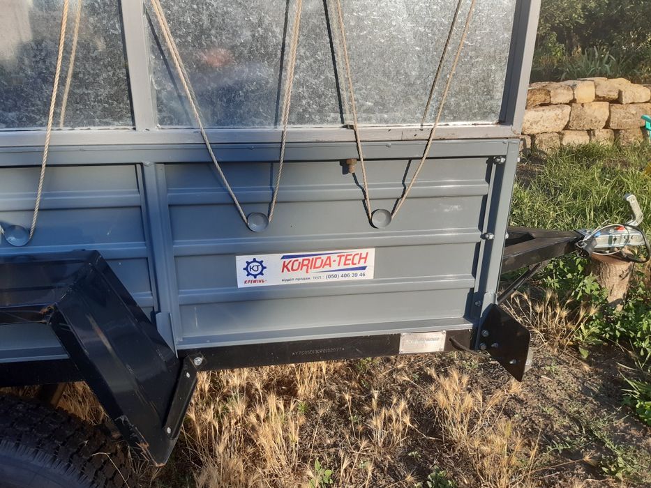 Прицеп автомобільний