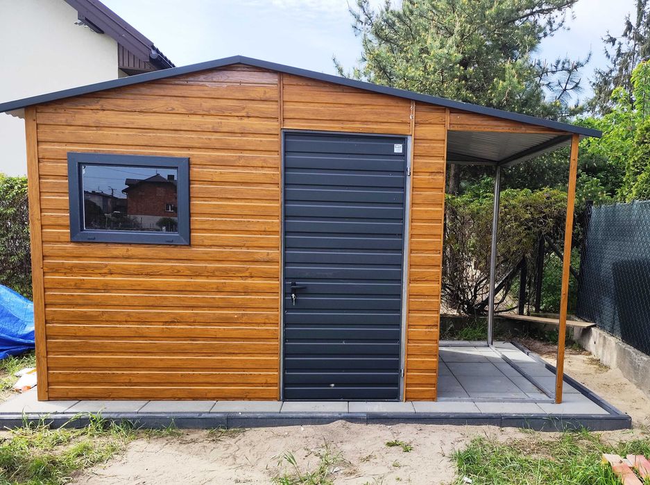 Drewnopodobny Domek Narzędziowy z Dużym Oknem