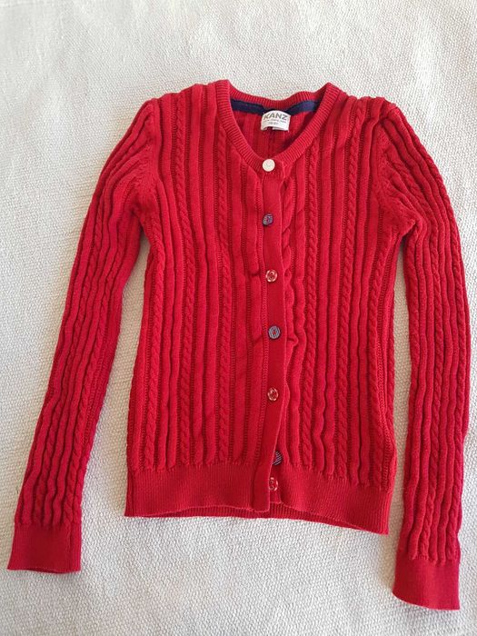 Elegancki, czerwony sweterek zapinany. 100% bawełna
