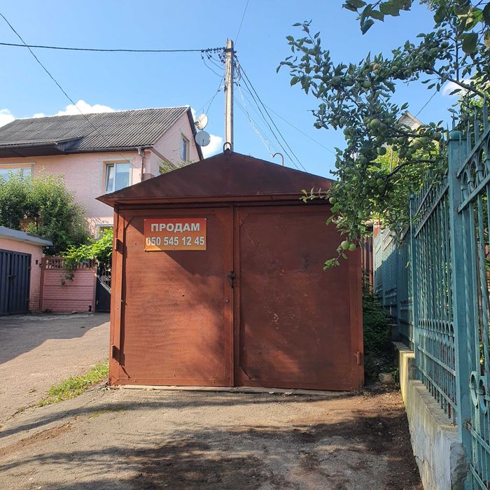 Продам гараж в центрі Луцька по вул.Винниченка