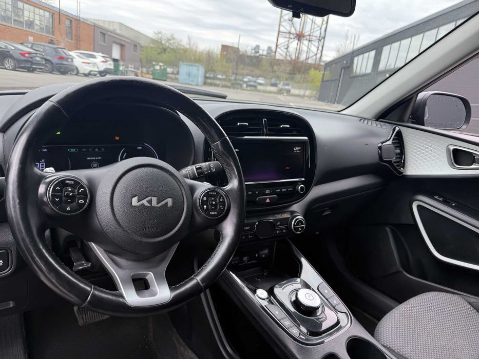 Kia Soul EV      2021