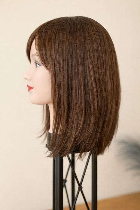 Elegancka peruka brązowa glamour Naturalny wygląd Stylowa fryzura