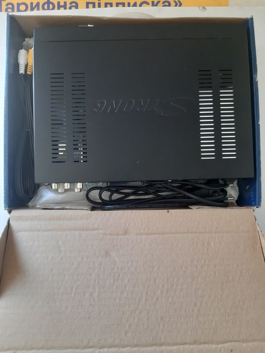 Тюнер тв Strong SRT 8010