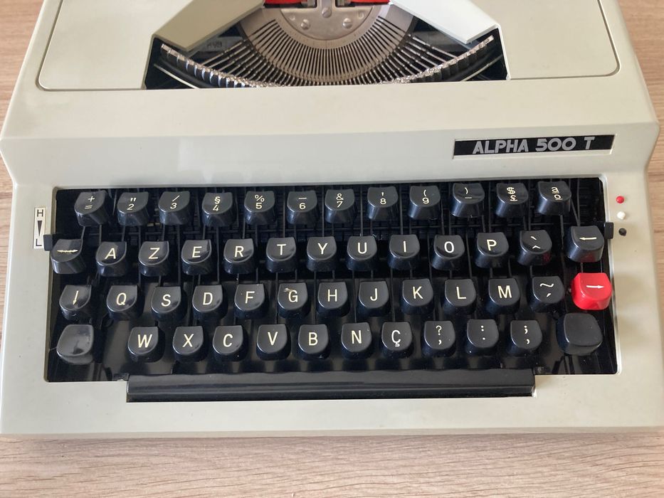 Máquina de Escrever   ***   Alpha  500  T