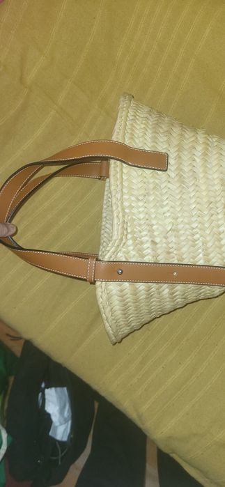 Carteira/cesta loewe folha de palmeira e pele bezerro artesanal