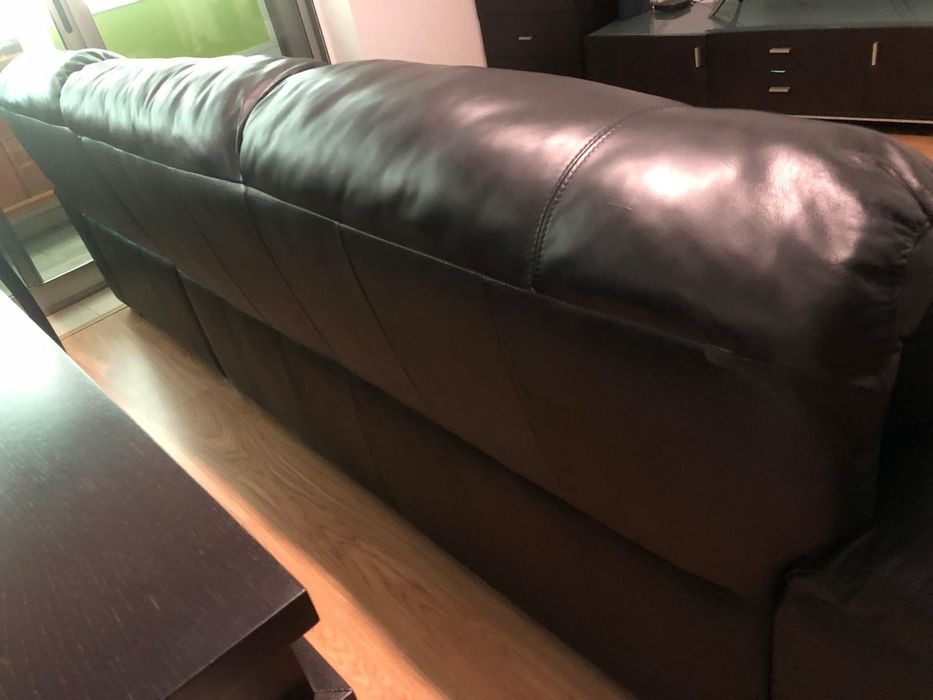 Sofá de pele preto com chaise longue