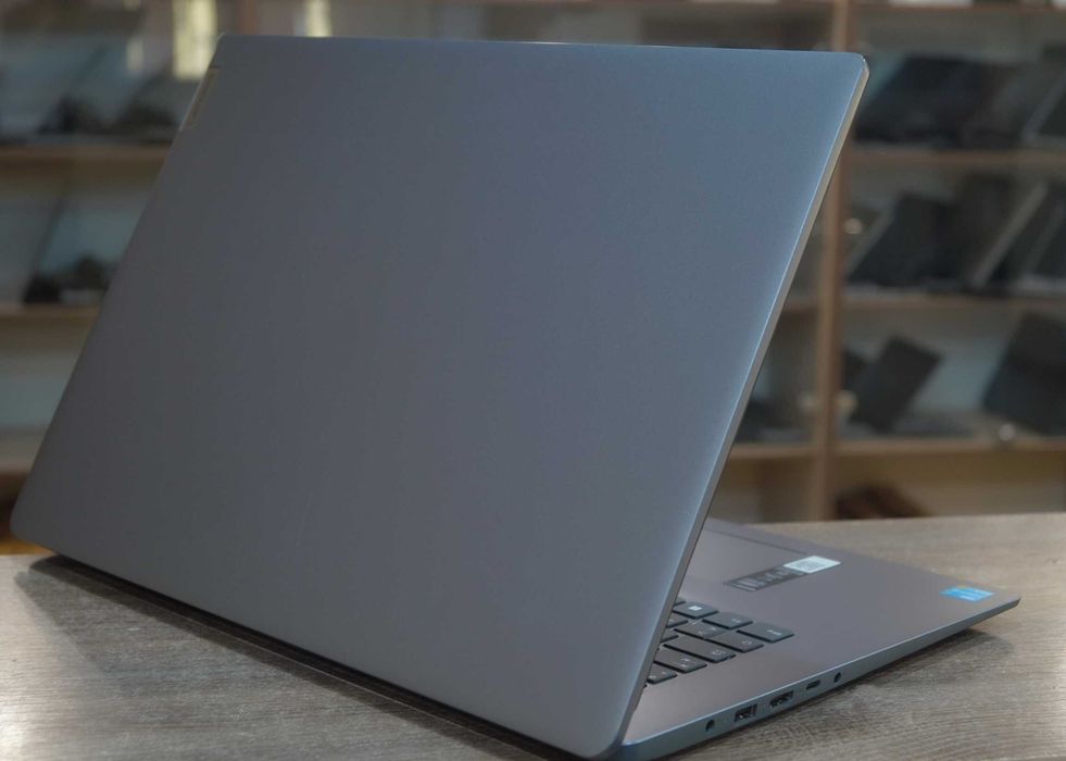 ГАРАНТІЯ Lenovo (17"/Pentium Gold 8505U/RAM 8гб DDR4/SSD 512гб)TVOYO