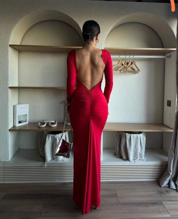 Продам шикарне,нове плаття ,з відкритою спинкою!