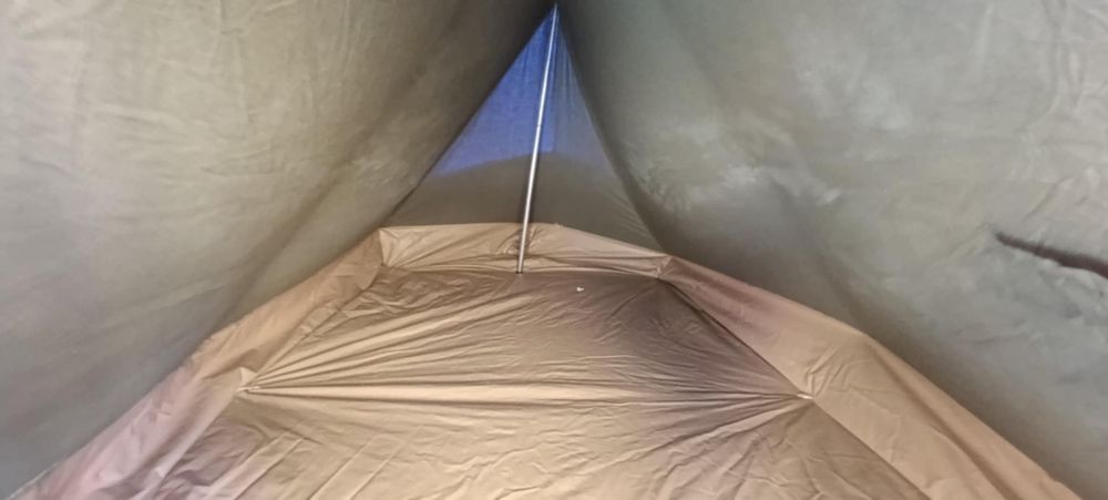 Tenda de campismo usada