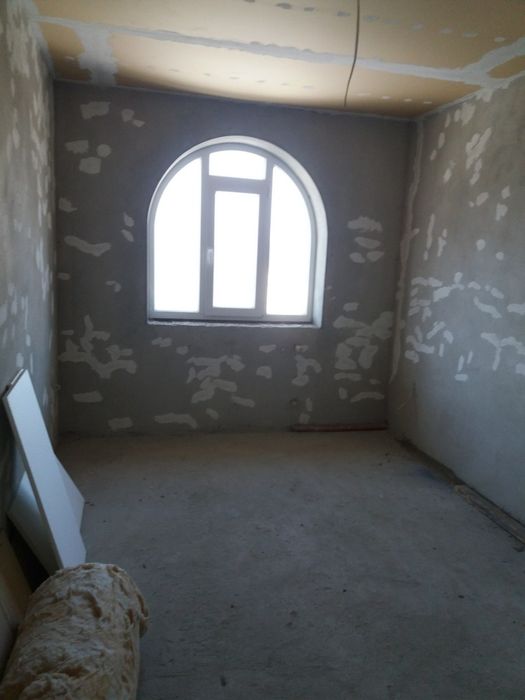 Продається двоповерховий житловий будинок