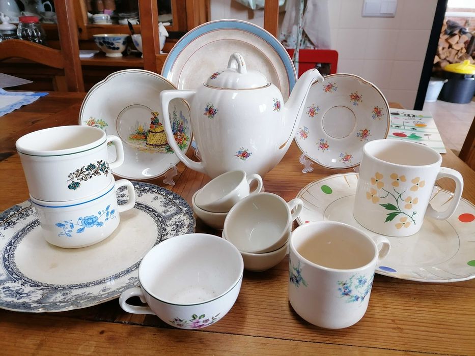 Diversas peças Fábrica louça de sacavém