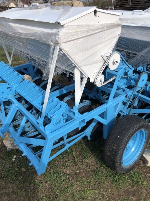Продам сівалку сошникову сз 1,8