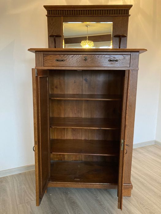 Stare meble z kolekcji domowej