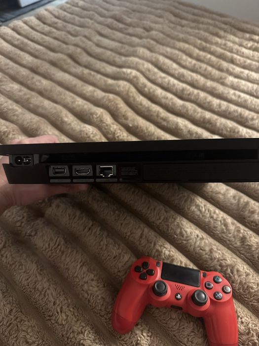 Продам ps4 slim, 1 tb, орігінальний геймпад,
