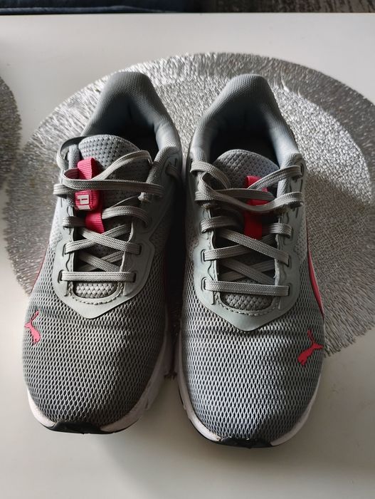 Buty puma dziewczęce rozm.37