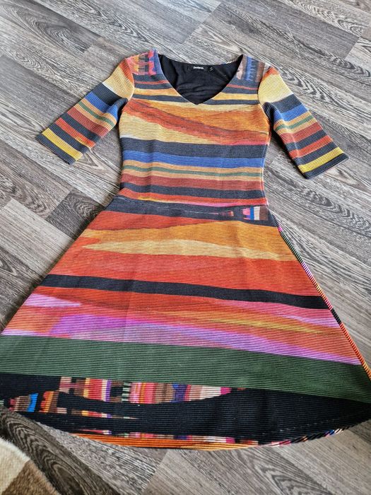 Sukienka Desigual elastyczna Rozmiar xs