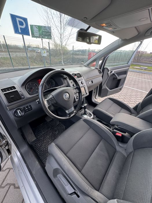 Volkswagen Touran 2.0 tdi lifestail / automat